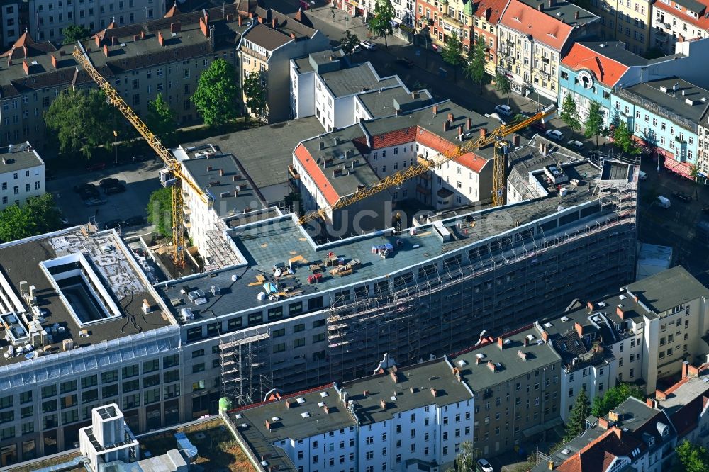 Berlin von oben - Revitalisierung und Erweiterungs- Baustelle am Gebäudekomplex des Einkaufszentrum Tegel Quartier im Ortsteil Tegel in Berlin, Deutschland