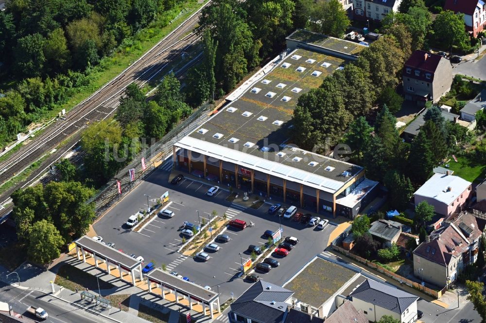 Luftbild Berlin - REWE- Einkaufszentrum an der Hönower Straße Mahlsdorf in Berlin, Deutschland