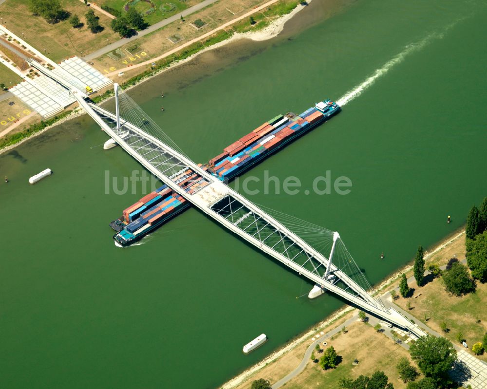 Luftbild Kehl - Rhein- Flußbrücke Brücke der zwei Ufer in Kehl im Bundesland Baden-Württemberg, Deutschland