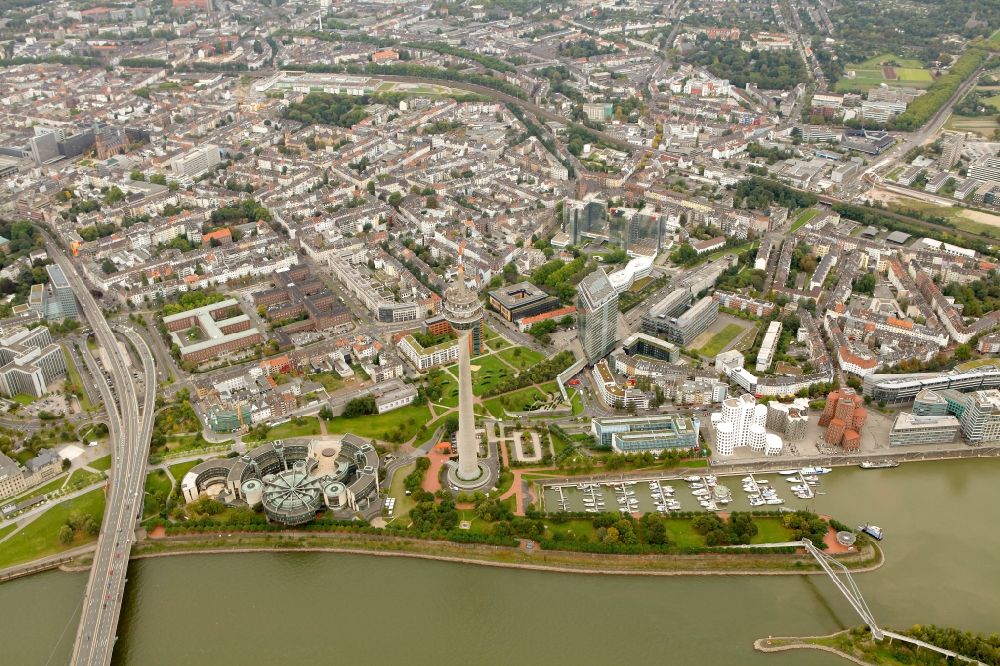 Luftaufnahme Düsseldorf - Rheinpark Bilk in Düsseldorf im Bundesland Nordrhein-Westfalen