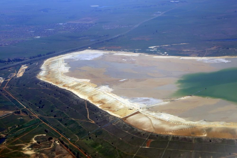 Luftaufnahme Brakpan - Riesige Abraumhalde einer Goldmine in Brakpan bei Johannesburg in Gauteng, Südafrika