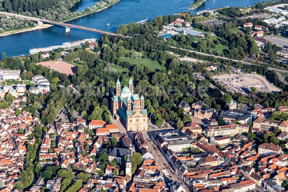 Luftbild Speyer - Romanischer Dom zu Speyer im Bundesland Rheinland-Pfalz, Deutschland
