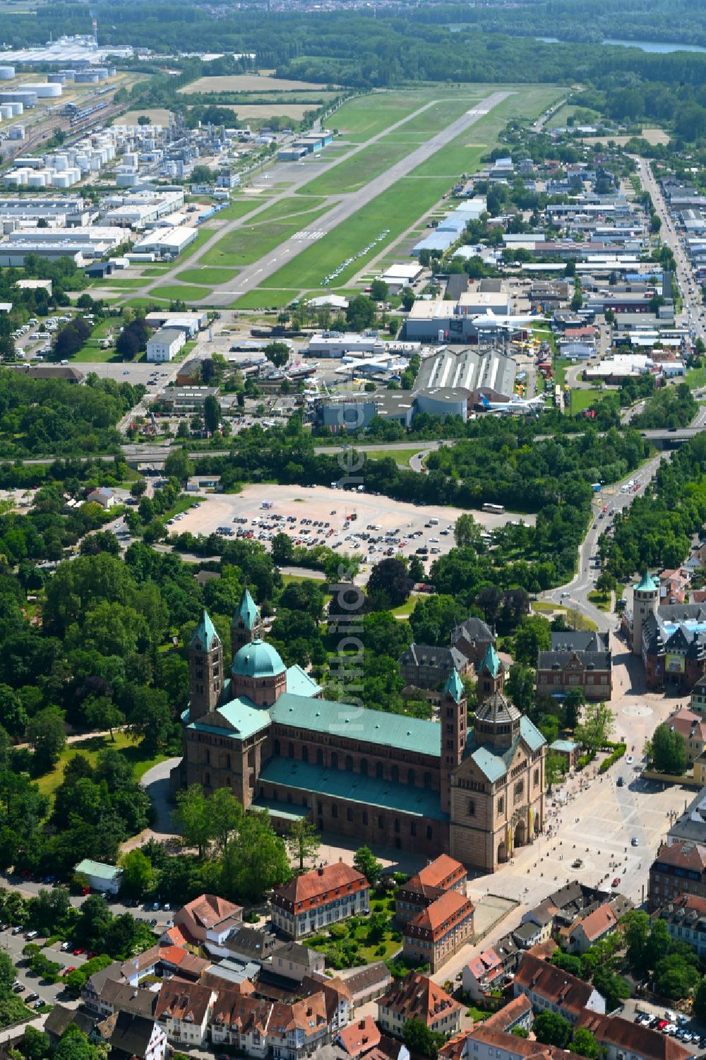 Luftbild Speyer - Romanischer Dom zu Speyer im Bundesland Rheinland-Pfalz, Deutschland
