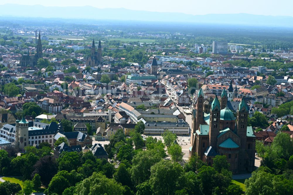 Luftaufnahme Speyer - Romanischer Dom zu Speyer im Bundesland Rheinland-Pfalz, Deutschland