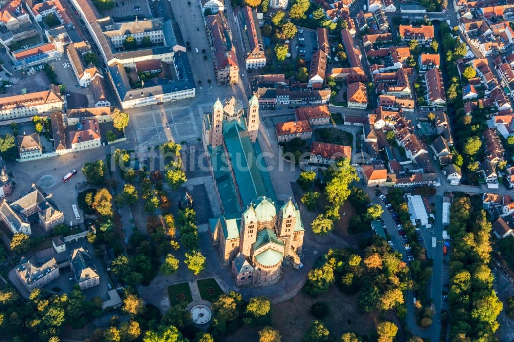 Luftbild Speyer - Romanischer Dom zu Speyer in Speyer im Bundesland Rheinland-Pfalz, Deutschland