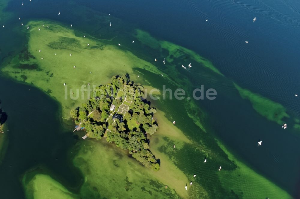 Feldafing aus der Vogelperspektive: Roseninsel auf dem Starnberger See bei Feldafing im Bundesland Bayern