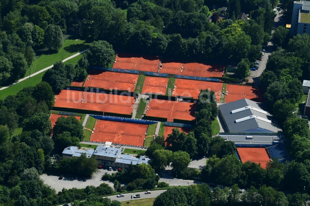 Luftbild München - Rotbraun farbige Tennisplatzanlage des MTTC Iphitos e.V. in München im Bundesland Bayern, Deutschland