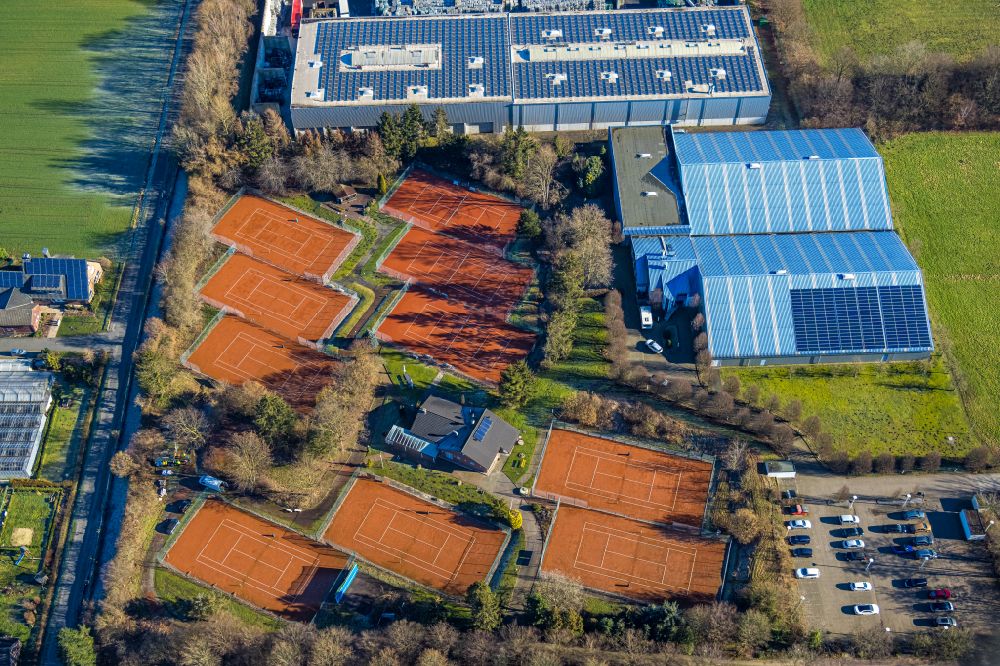 Werne aus der Vogelperspektive: Rotbraun farbige Tennisplätze des Tennisclub Blau-Weiss Werne in Werne im Bundesland Nordrhein-Westfalen, Deutschland