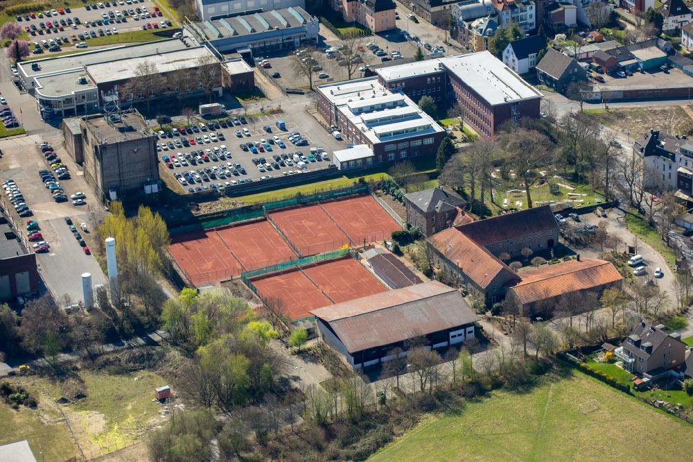 Luftbild Witten - Rotbraun farbiger Tennisplatz Sport-UNION Annen eV in Witten im Bundesland Nordrhein-Westfalen, Deutschland