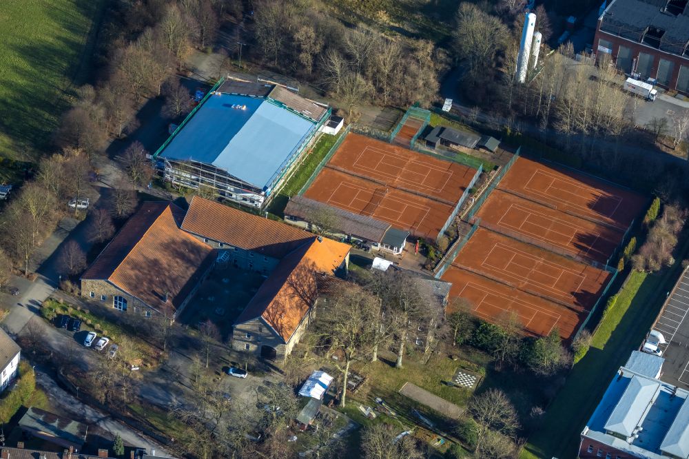 Witten aus der Vogelperspektive: Rotbraun farbiger Tennisplatz Sport-UNION Annen eV in Witten im Bundesland Nordrhein-Westfalen, Deutschland