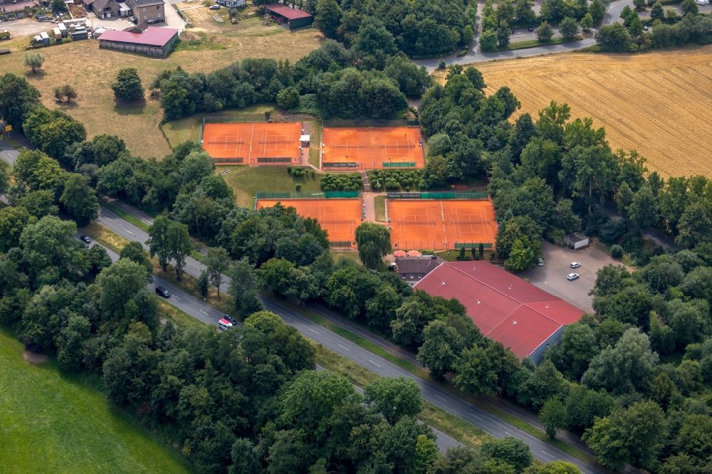 Stiepel von oben - Rotbraun farbiger Tennisplatz Tennisclub Rot-Weiß Stiepel 1925 e.V. in Stiepel im Bundesland Nordrhein-Westfalen, Deutschland
