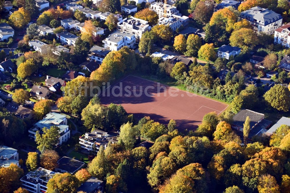 Luftaufnahme Hamburg - Rotbraun farbiger Tennisplatz Trenknerweg im Ortsteil Othmarschen in Hamburg, Deutschland