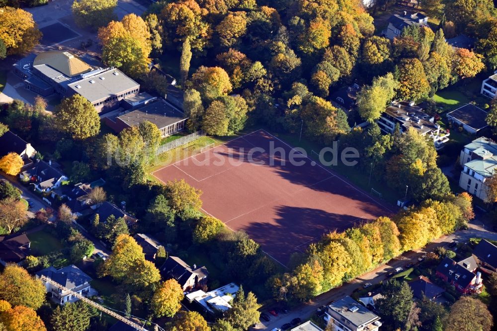 Hamburg aus der Vogelperspektive: Rotbraun farbiger Tennisplatz Trenknerweg im Ortsteil Othmarschen in Hamburg, Deutschland