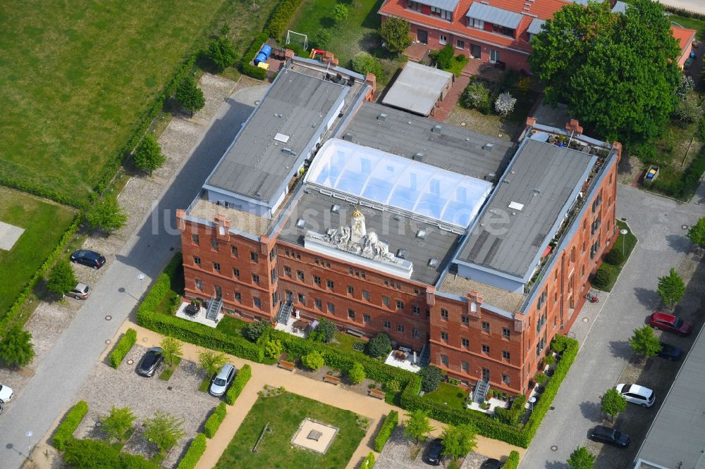 Luftbild Potsdam - Rote Kaserne und Wohngebäude in der Friedrich-Klausing-Straße im Bezirk Nördliche Vorstädte in Potsdam im Bundesland Brandenburg