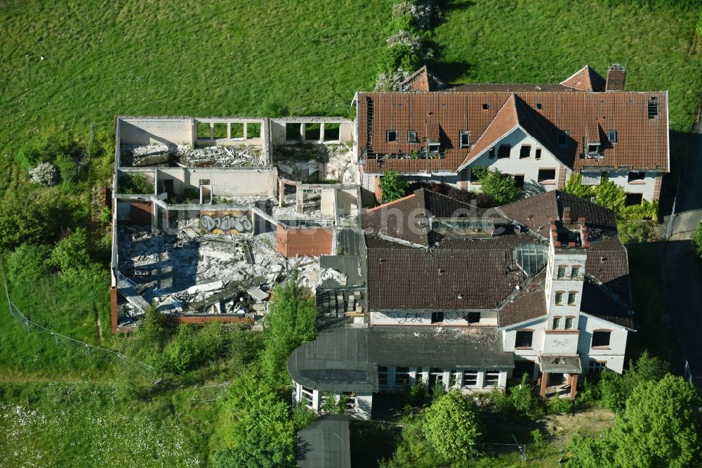 Luftaufnahme Krummsee - Ruine des ehemaligen Berghotel Bruhnskoppel in Krummsee im Bundesland Schleswig-Holstein, Deutschland