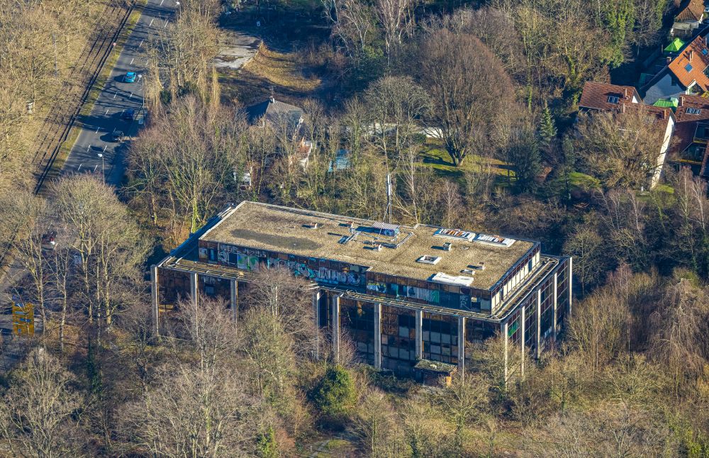 Dortmund von oben - Ruine des ehemaligen Bürogebäudes- und Geschäftshaus- Gebäudes Siemens-Nixdorf-Haus in Dortmund im Bundesland Nordrhein-Westfalen, Deutschland