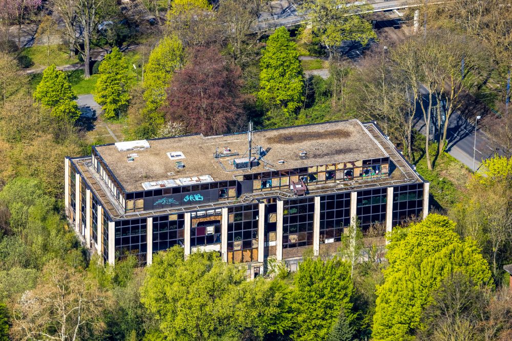 Dortmund aus der Vogelperspektive: Ruine des ehemaligen Bürogebäudes- und Geschäftshaus- Gebäudes Siemens-Nixdorf-Haus in Dortmund im Bundesland Nordrhein-Westfalen, Deutschland