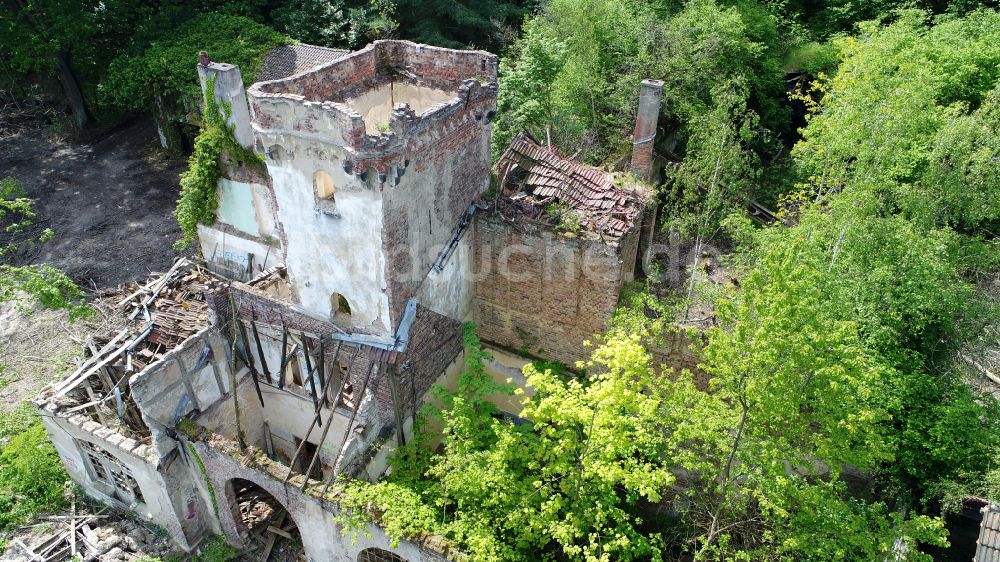Remagen von oben - Ruine des ehemaligen Restaurant und Hotel Waldburg auf dem Viktoriaberg in Remagen im Bundesland Rheinland-Pfalz, Deutschland
