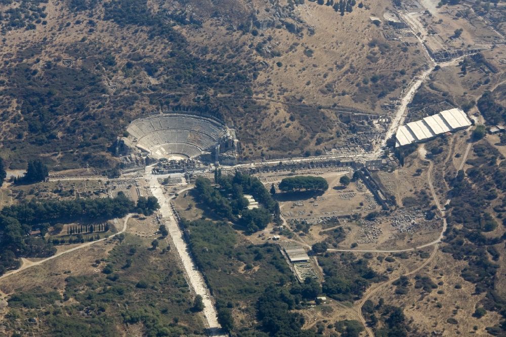 Luftbild Selcuk - Ruine des Großen Theaters bei Efes in der Türkei