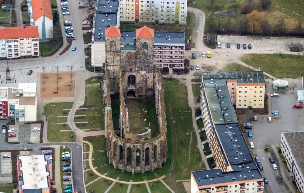 Luftaufnahme Zerbst/Anhalt - Ruine der Kirche St. Nicolai in Zerbst im Bundesland Sachsen-Anhalt