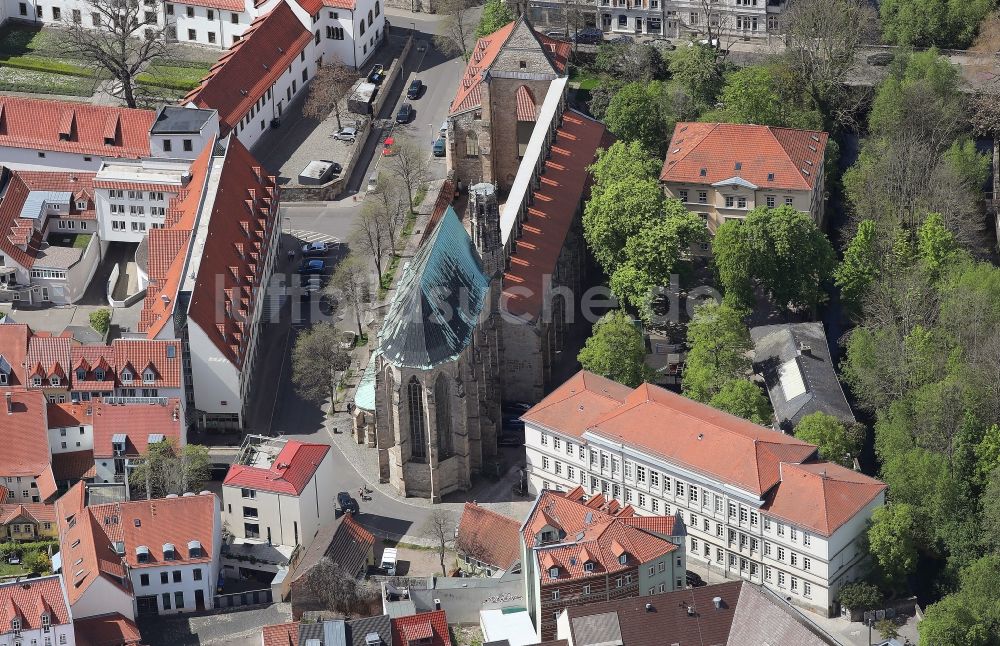 Luftaufnahme Erfurt - Ruine des Kirchengebäude der Barfüßerkirche im Ortsteil Altstadt in Erfurt im Bundesland Thüringen, Deutschland