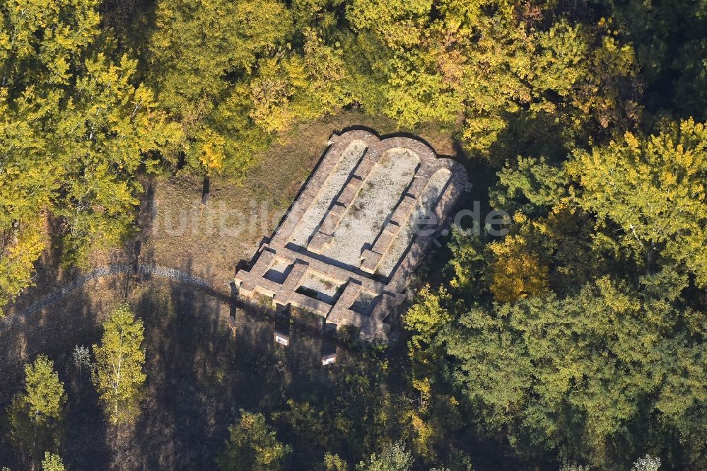 Csongrad von oben - Ruine des Klosters in Csongrad in Ungarn