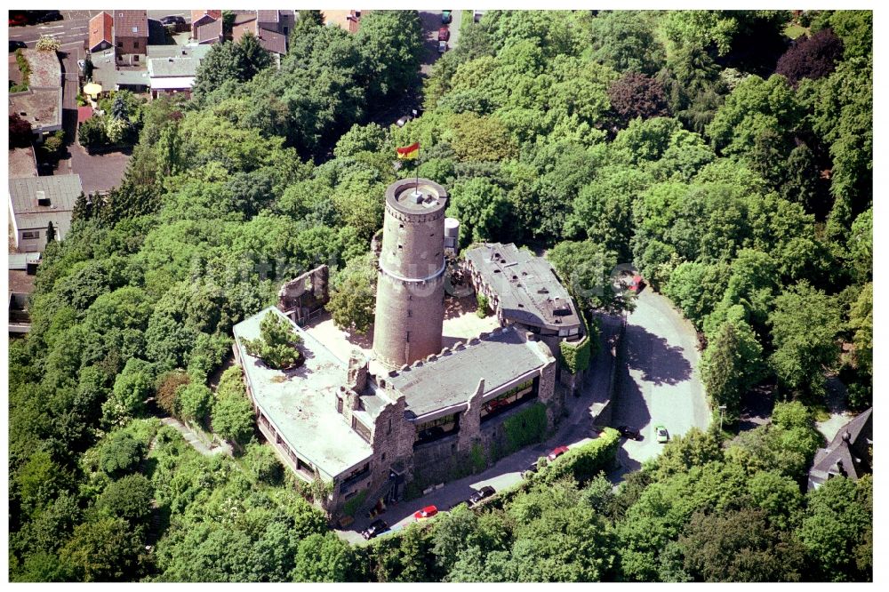 Luftaufnahme Bonn - Ruine und Mauerreste der Burgruine Godesburg im Ortsteil Alt-Godesberg in Bonn im Bundesland Nordrhein-Westfalen, Deutschland