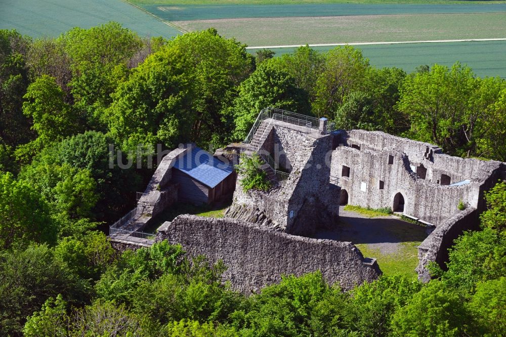 Luftaufnahme Haunetal - Ruine und Mauerreste der Burgruine Hauneck in Haunetal im Bundesland Hessen, Deutschland