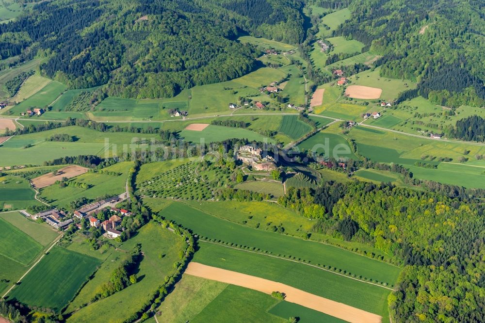 Luftaufnahme Emmendingen - Ruine und Mauerreste der ehemaligen Burg- und Festungsruine Hochburg in Emmendingen im Bundesland Baden-Württemberg