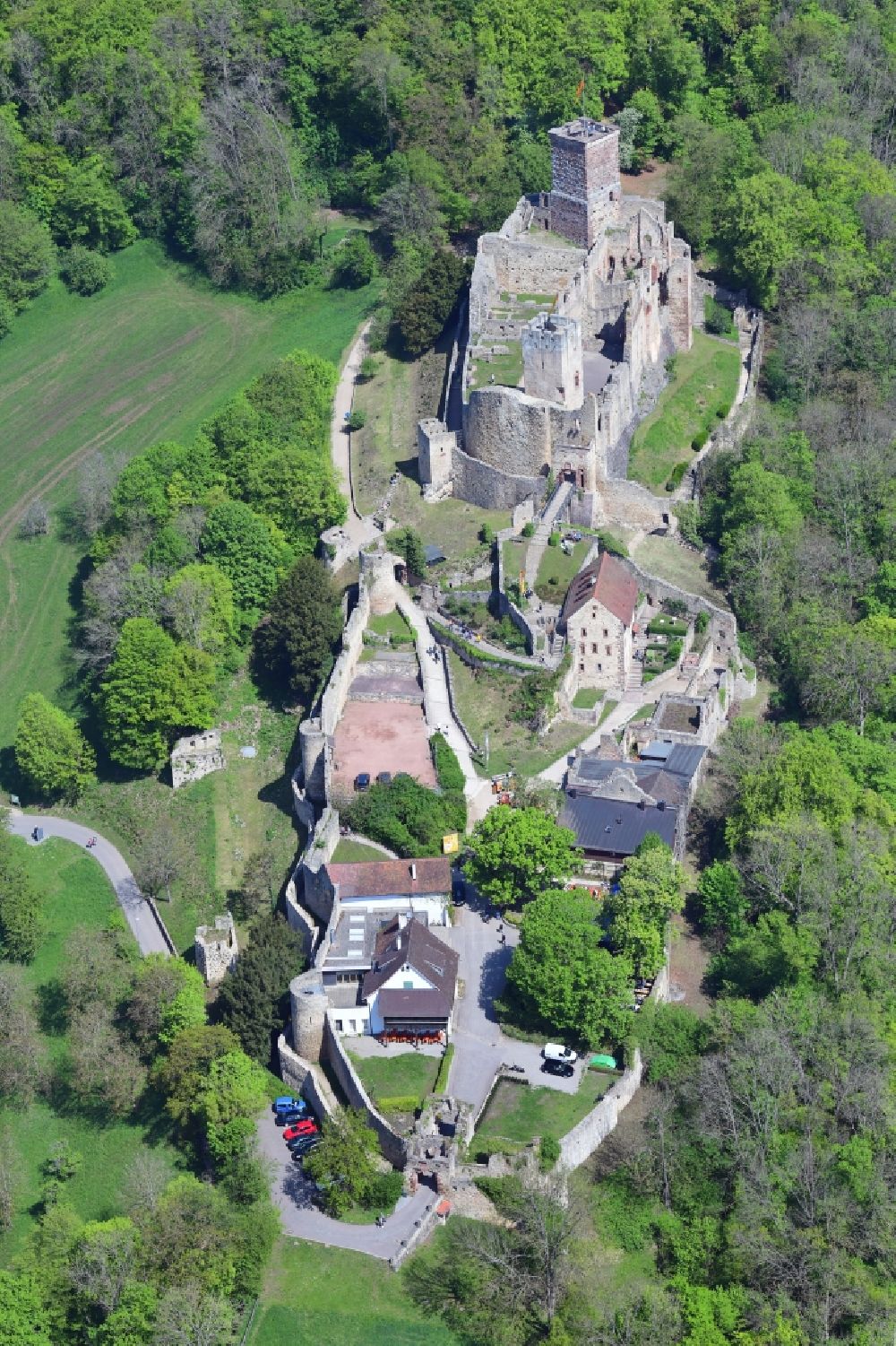 Luftbild Lörrach - Ruine und Mauerreste der ehemaligen Burganlage Burg Rötteln im Ortsteil Haagen in Lörrach im Bundesland Baden-Württemberg, Deutschland