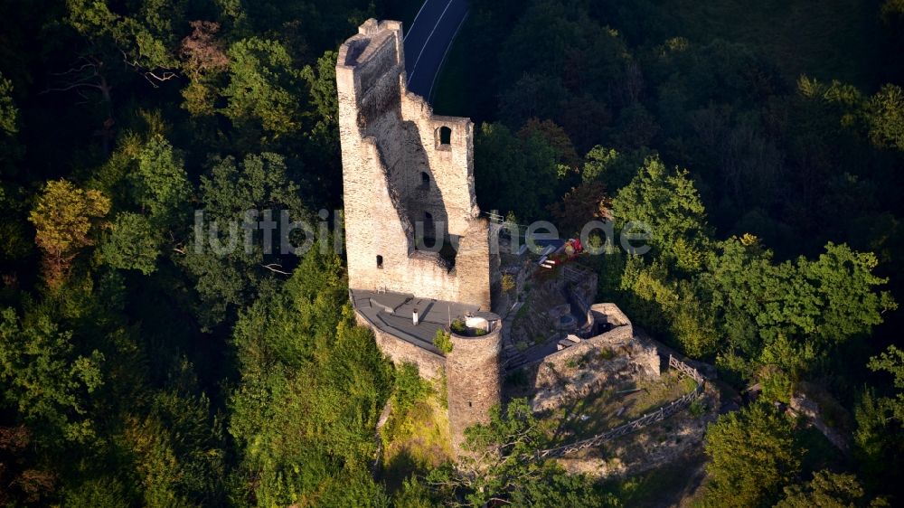 Luftbild Puderbach - Ruine und Mauerreste der ehemaligen Burganlage der Veste Burg Reichenstein im Westerwald in Puderbach im Bundesland Rheinland-Pfalz, Deutschland