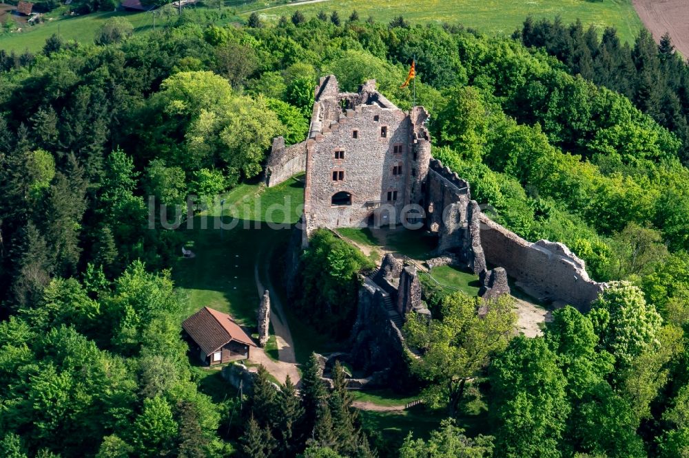 Luftaufnahme Seelbach - Ruine und Mauerreste der ehemaligen Burganlage der Veste Geroldseck bei Seelbach Lahr in Seelbach im Bundesland Baden-Württemberg, Deutschland