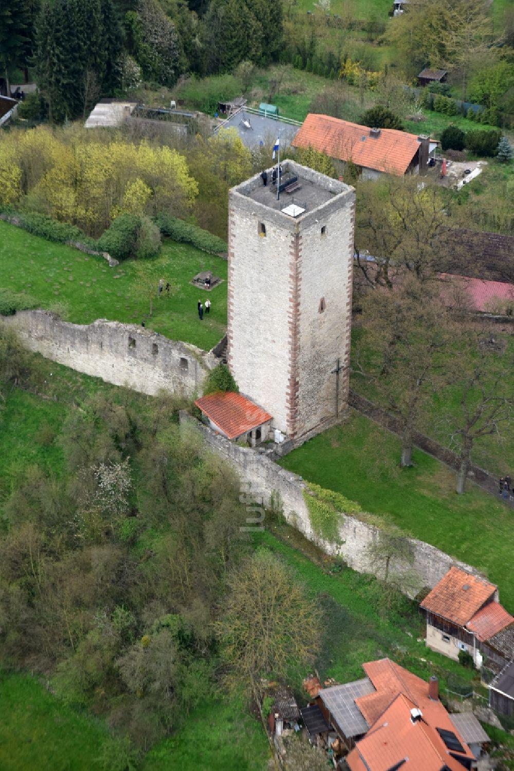 Greene von oben - Ruine und Mauerreste der ehemaligen Burganlage der Veste in Greene im Bundesland Niedersachsen