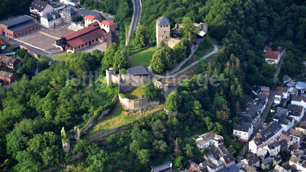 Luftaufnahme Bendorf - Ruine und Mauerreste der ehemaligen Burganlage der Veste am Saynsteig in Sayn im Bundesland Rheinland-Pfalz, Deutschland