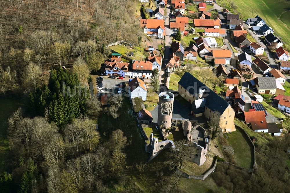 Luftbild Schwarzenfels - Ruine und Mauerreste der ehemaligen Burganlage der Veste in Schwarzenfels im Bundesland Hessen, Deutschland