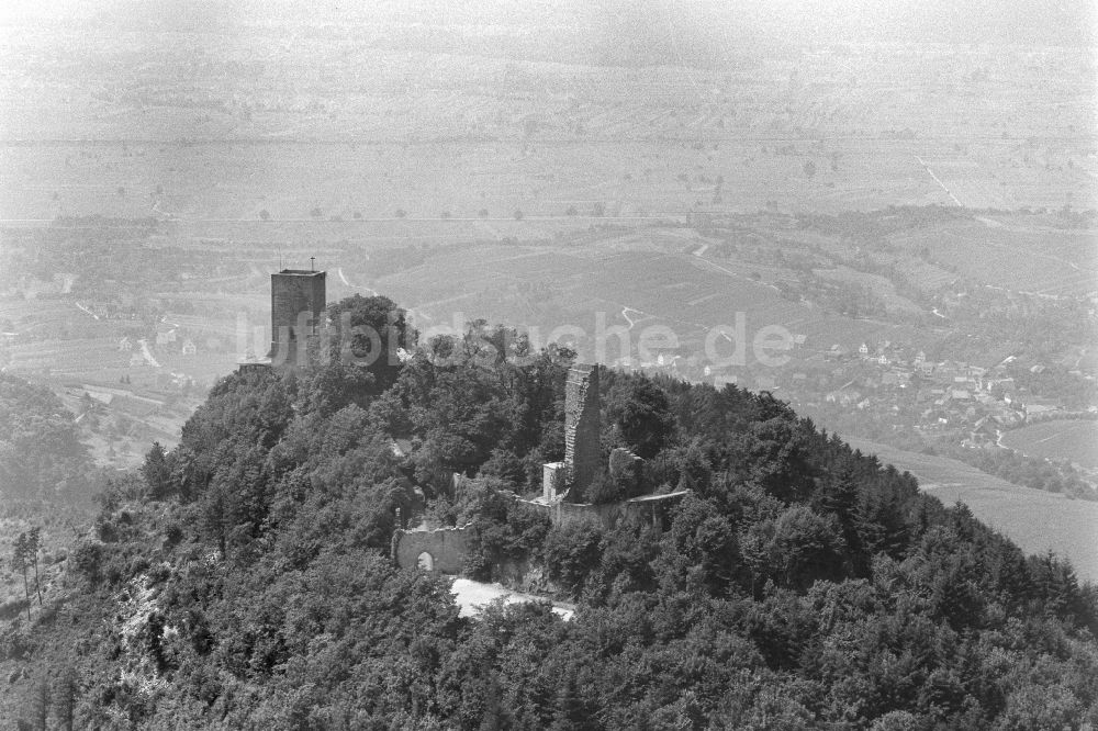 Luftbild Baden-Baden - Ruine und Mauerreste der ehemaligen Burganlage der Veste YBurg in Baden-Baden im Bundesland Baden-Württemberg