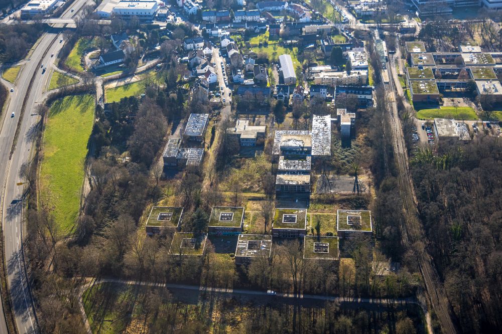 Dortmund von oben - Ruine des stillgelegtes ehemaliges Schul- Gebäude Schulzentrum Hacheney in Dortmund im Bundesland Nordrhein-Westfalen, Deutschland