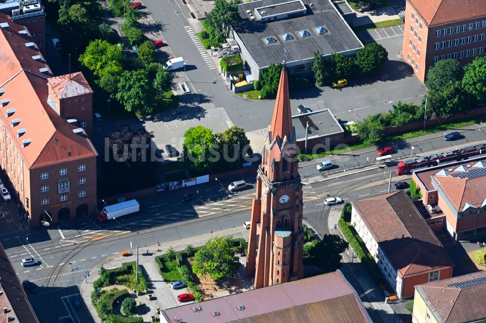 Luftbild Nürnberg - Ruinenturm des Kirchengebäude der Chirstuskirche in Nürnberg im Bundesland Bayern, Deutschland