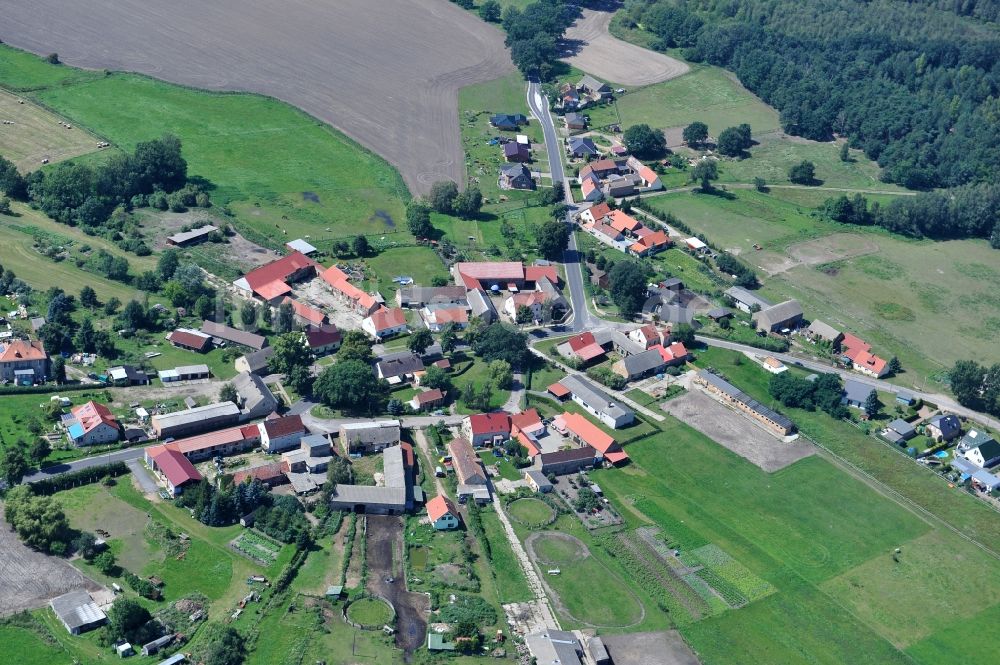 Luftaufnahme Gadsdorf - Rundlings- Dorf - Ansicht in Gadsdorf im Bundesland Brandenburg, Deutschland