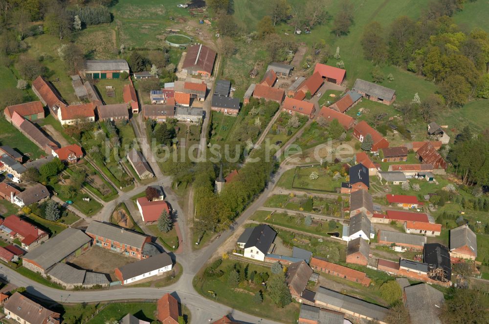 Porep aus der Vogelperspektive: Rundlings- Dorf - Ansicht in Porep im Bundesland Brandenburg, Deutschland