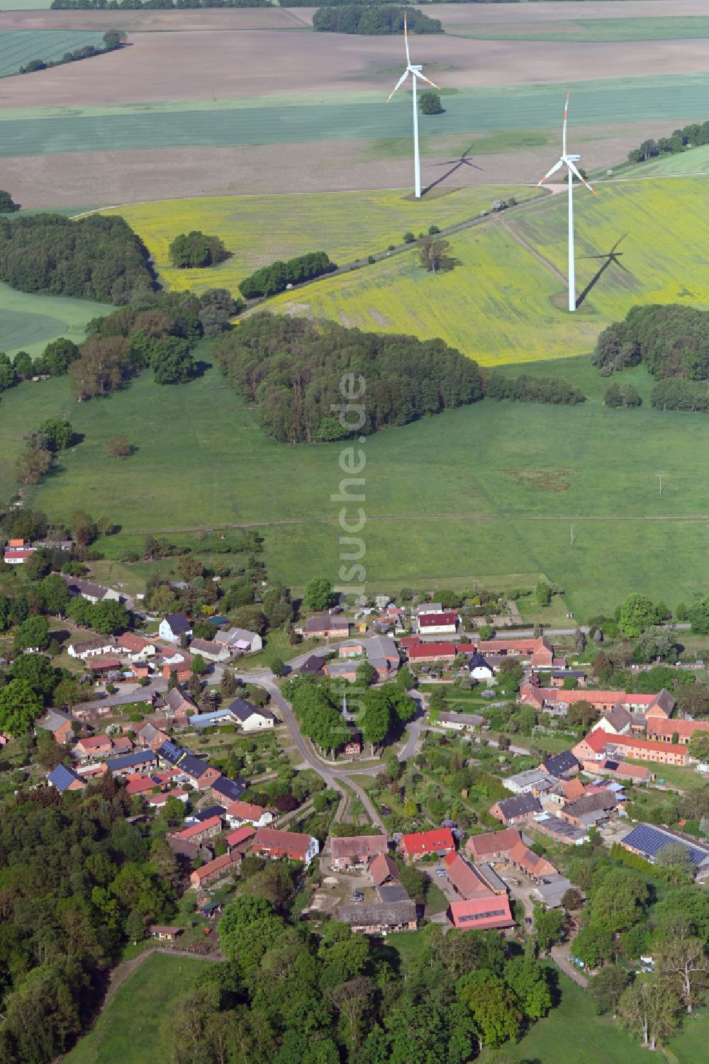 Porep aus der Vogelperspektive: Rundlings- Dorf - Ansicht in Porep im Bundesland Brandenburg, Deutschland