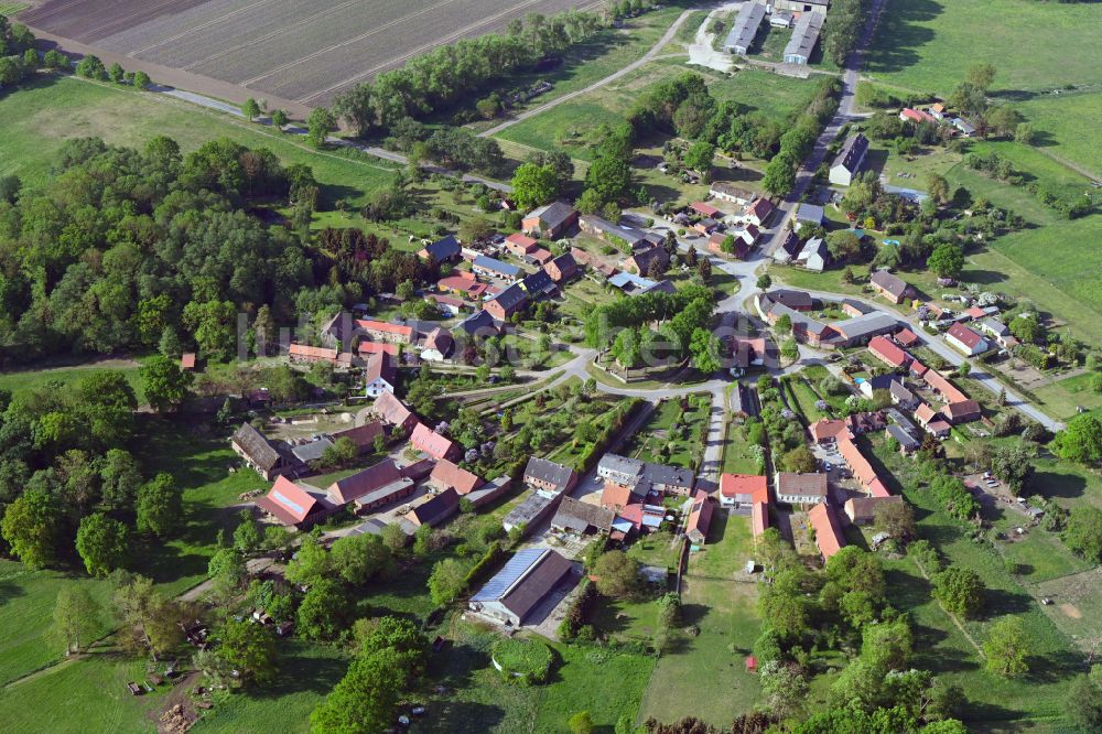 Porep von oben - Rundlings- Dorf - Ansicht in Porep im Bundesland Brandenburg, Deutschland