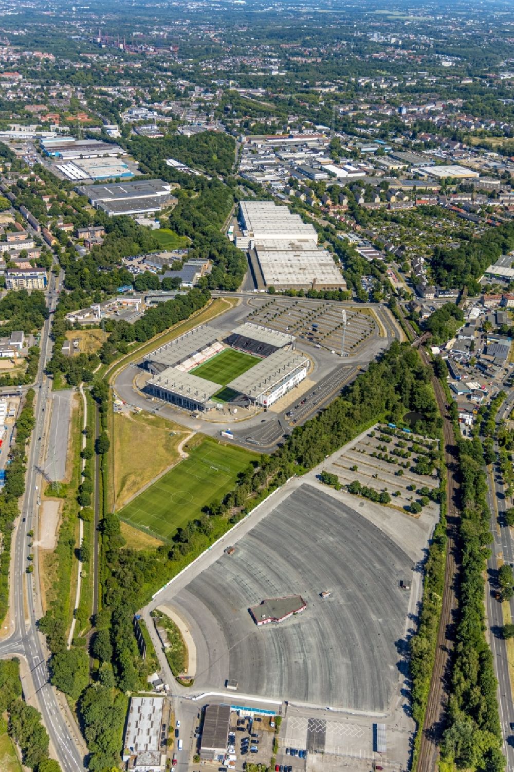 Luftaufnahme Essen - RWE - Rot-Weiß Stadion in Essen im Bundesland Nordrhein-Westfalen