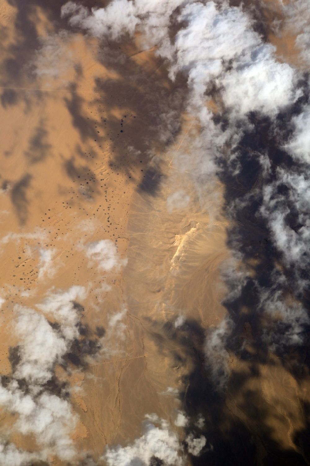Luftbild Sinai - Sand- Dünen- und Wüsten- Landschaft der Arabischen Wüste in Sinai in North Sinai Governorate, Ägypten