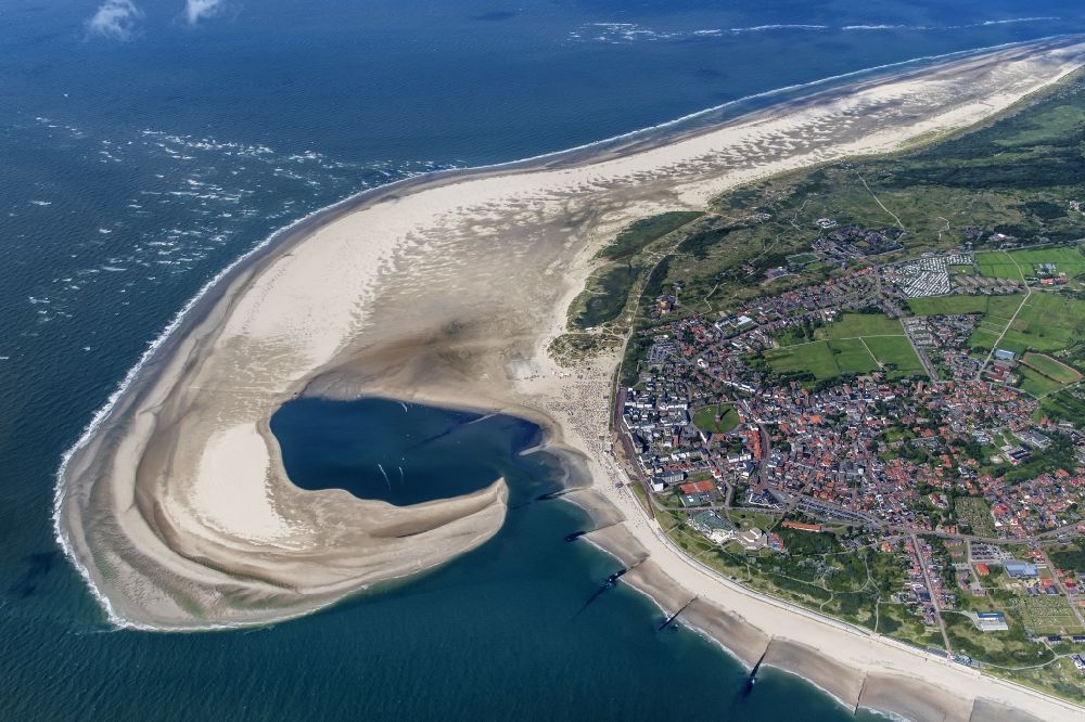 Luftbild Borkum - Sand- Landschaft im Küstenbereich der Nordseeinsel Borkum im Bundesland Niedersachsen