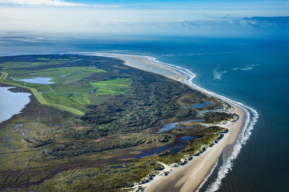 Luftaufnahme Borkum - Sand- Landschaft im nörlichen Küstenbereich der Nordseeinsel Borkum im Bundesland Niedersachsen