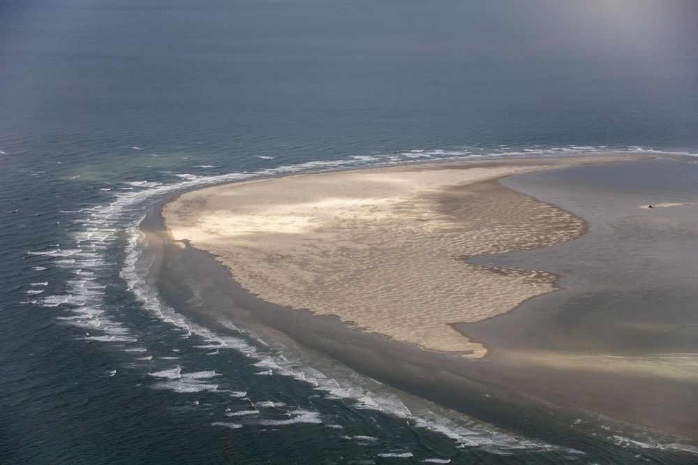 Luftaufnahme Schilling - Sandbank- Landfläche durch Strömungen unter der Meeres- Wasseroberfläche der Nordsee in Schilling im Bundesland Niedersachsen, Deutschland