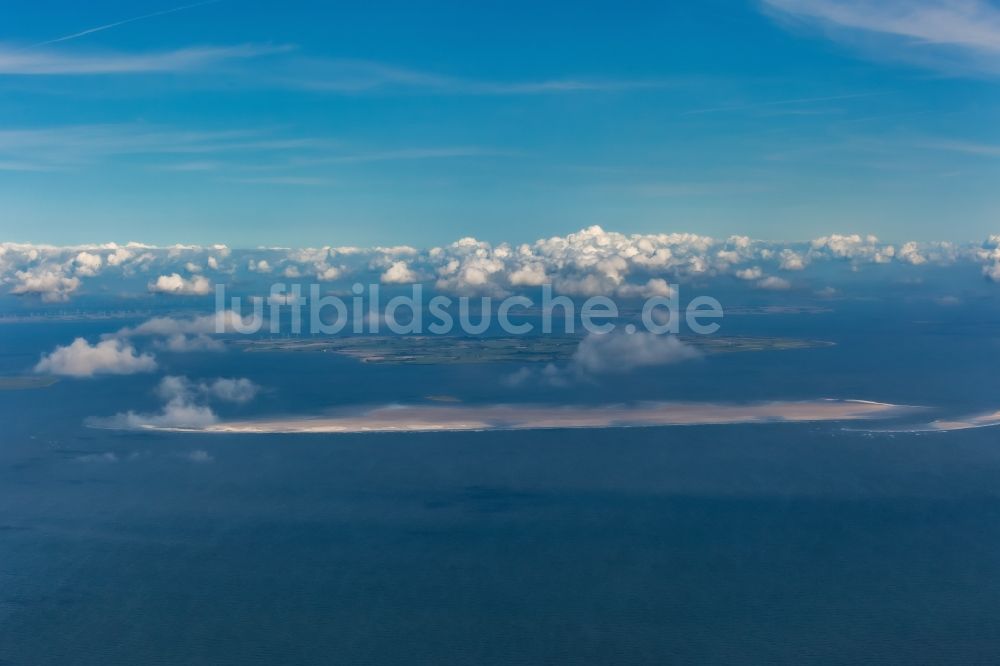 Luftaufnahme Hooge - Sandbank -Landflächen der Nordsee vor dem nordfriesischen Wattenmeer in Hooge im Bundesland Schleswig-Holstein, Deutschland