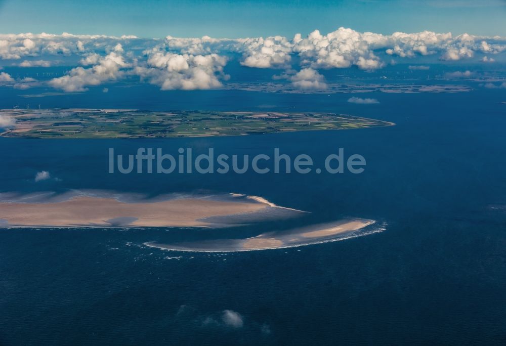 Hooge von oben - Sandbank -Landflächen der Nordsee vor dem nordfriesischen Wattenmeer in Hooge im Bundesland Schleswig-Holstein, Deutschland
