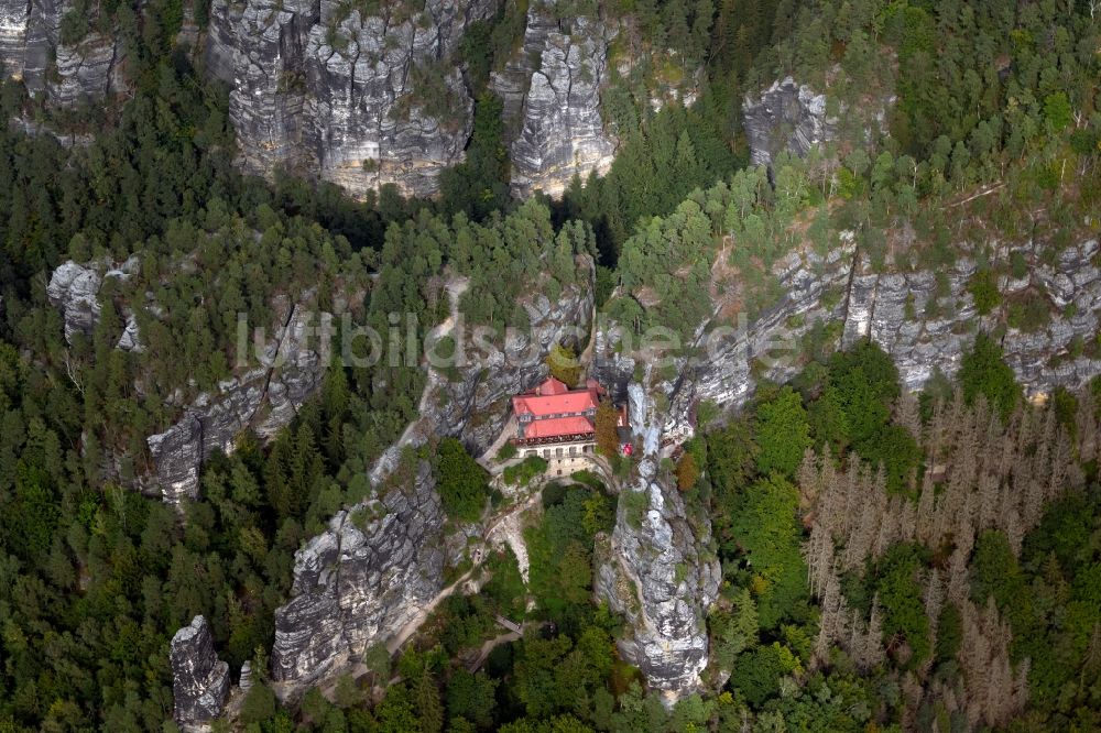 Luftbild Hrensko - Sandsteinfelsen Prebischtor in Hrensko in Ustecky kraj - Aussiger Region, Tschechien